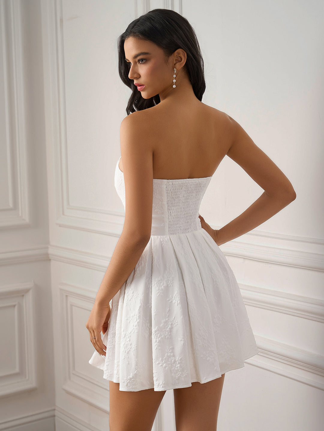 ruched back jacquard flared hem tube dress#color_white