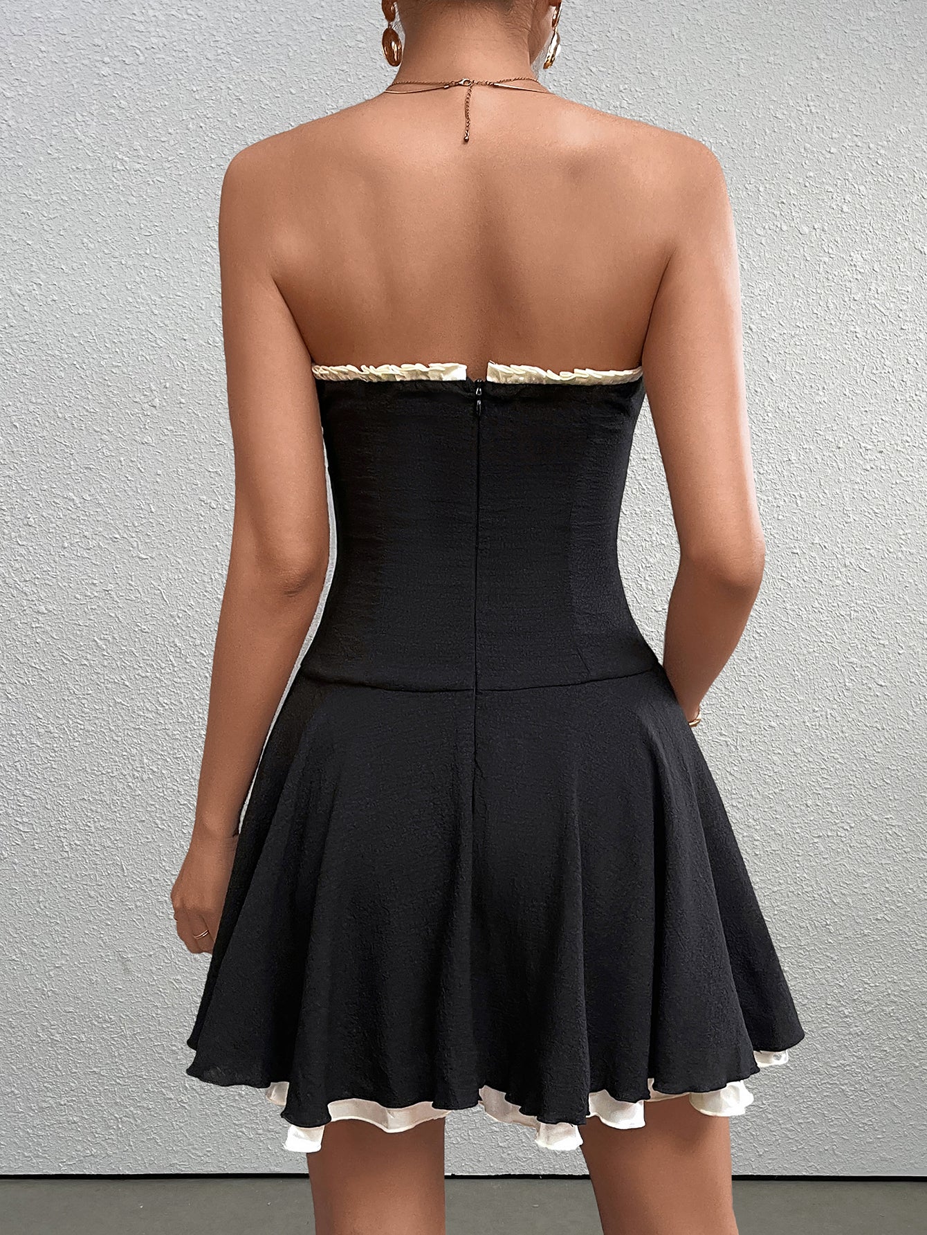 backless lace trim tube dress#color_black