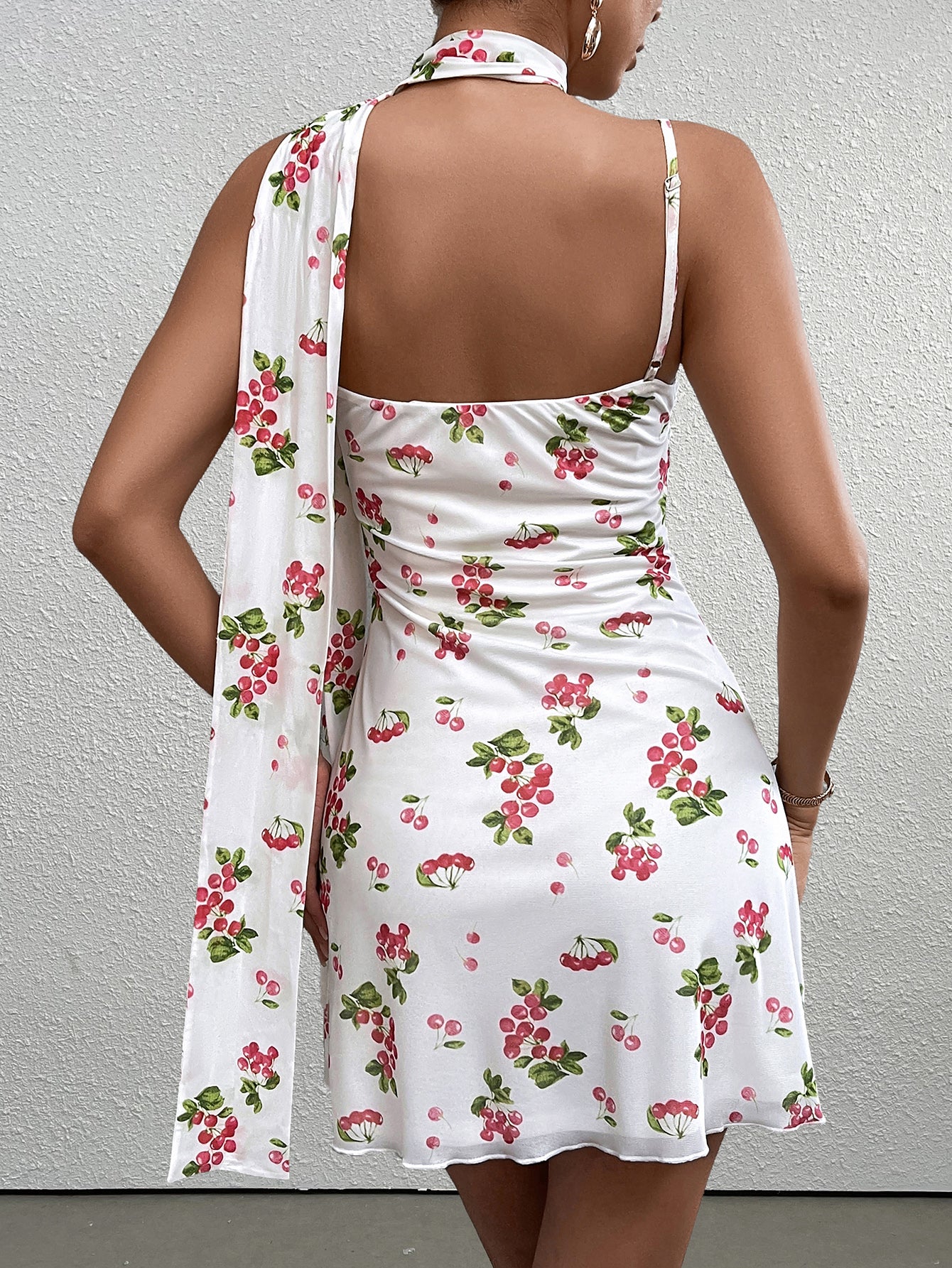 twist bust ruched backless floral cami dress#color_white