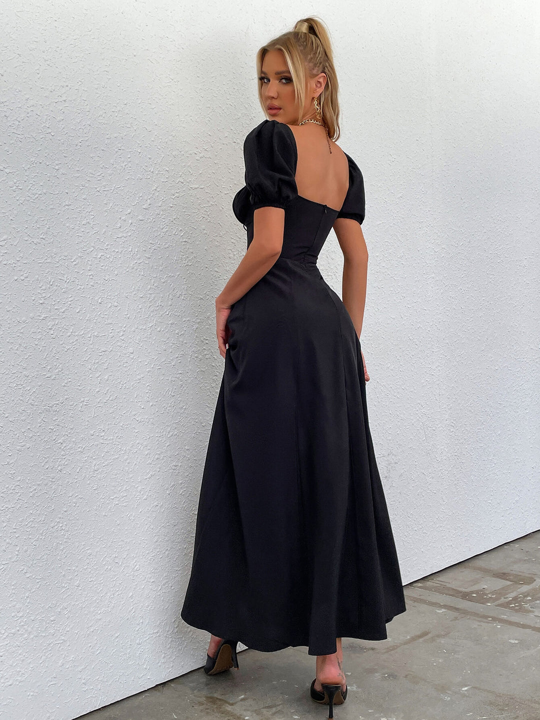     short puff sleeve slit dress black back#color_black